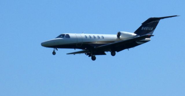 Cessna Citation CJ4 (N481AM) - On final is this 2011 Cessna Citation 525C in the Summer of 2021.