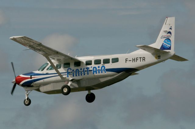 F-HFTR — - Cessna 208B Grand Caravan, Short approach rwy 25L, Brest-Guipavas Airport (LFRB-BES)