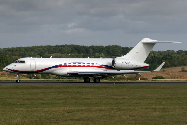 Bombardier Global Express (G-FOMO) - Landing on rwy 26 on 27-Sep-19 returning from a round trip to KTEB.