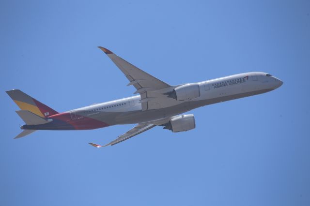 Airbus A350-900 (HL7771)