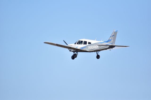 Piper Cherokee (N8086K) - Taking off