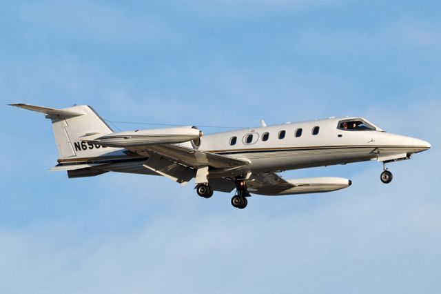 Learjet 35 (N650LR)