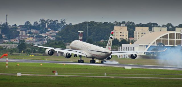 Airbus A340-600 (A6-EHI)