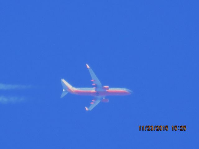 Boeing 737-800 (N8637A)