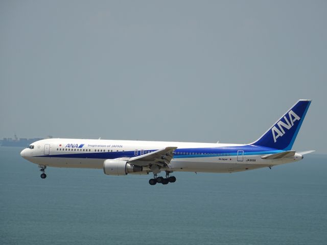 BOEING 767-300 (JA615A)