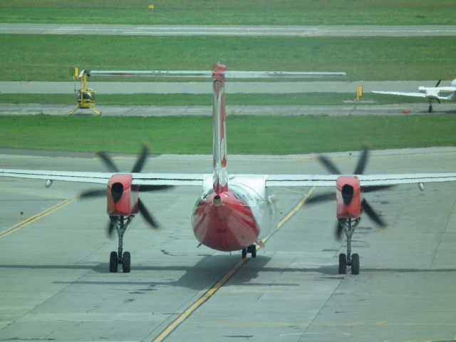 de Havilland Dash 8-400 (D-ABQE)