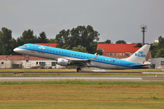 Embraer 170/175 (PH-EZB)