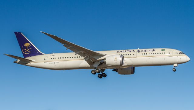 Boeing 787-9 Dreamliner (HZ-AR11) - SV061 on short finals for runway 05 at YYZ