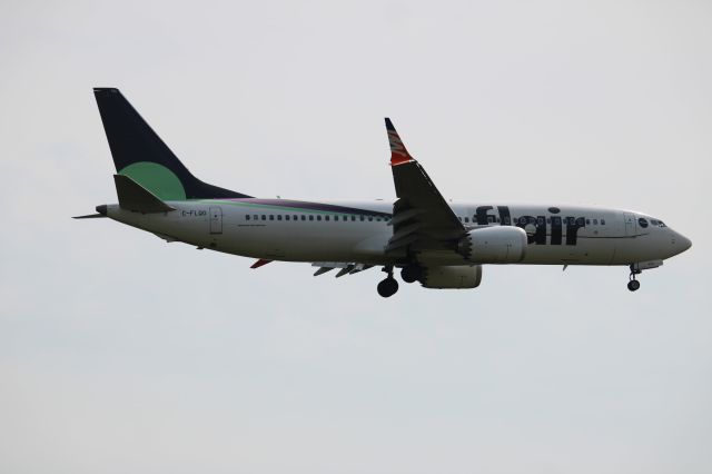 Boeing 737 MAX 8 (C-FLQO)