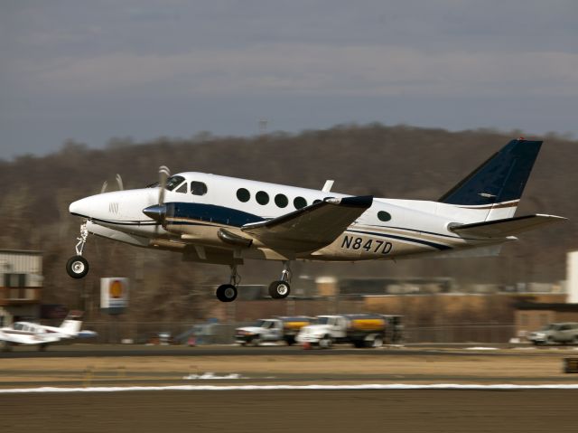 Cessna Skylane (N847D) - Take off runway 26. The aircraft is managed by CFM Corporate Flight Management a rel=nofollow href=www.flycfm.comwww.flycfm.com/a