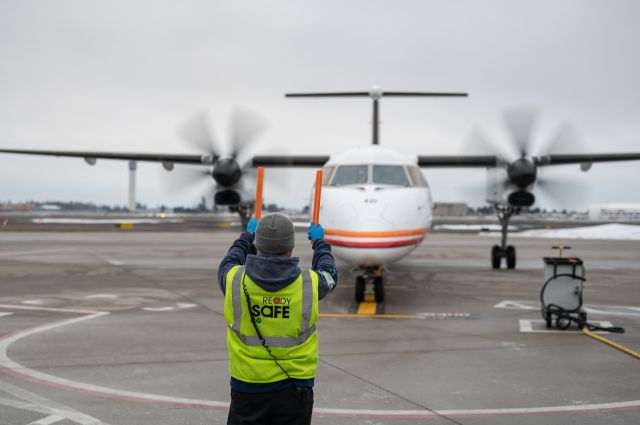 de Havilland Dash 8-100 (N421QX) - Last Q400 Alaska/Hirizon air live flight before retirement 