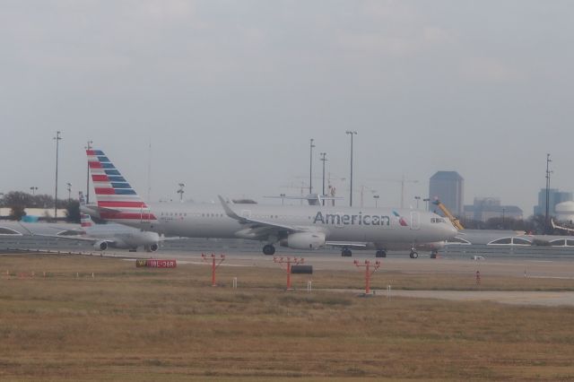 Airbus A321 (N152AA)