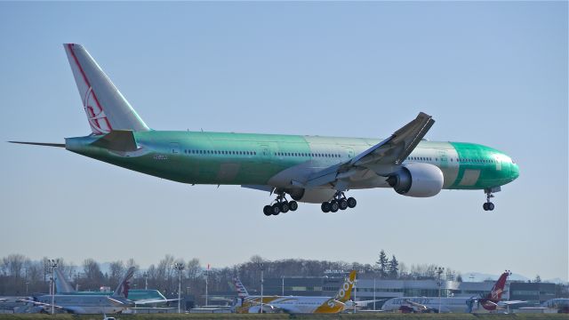 BOEING 777-300 (TC-JJV) - BOE536 on short final to Rwy 16R to complete its B1 flight on 1/30/15. (ln 1277 / cn 44119).