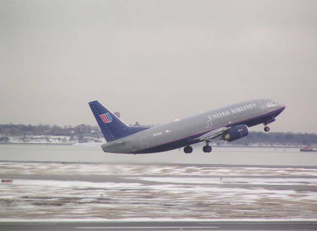 Boeing 737-700 (N316UA)