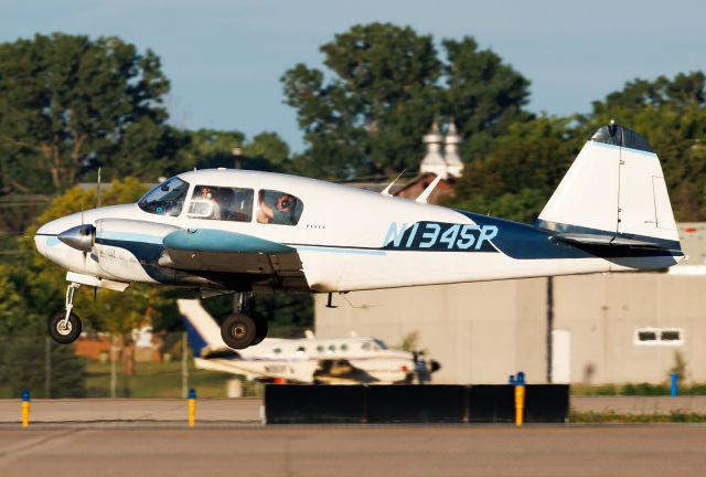 Piper Apache (N1345P)