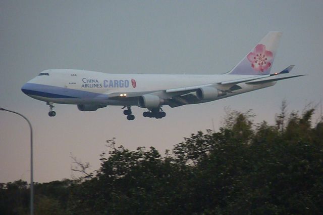 Boeing 747-200 —