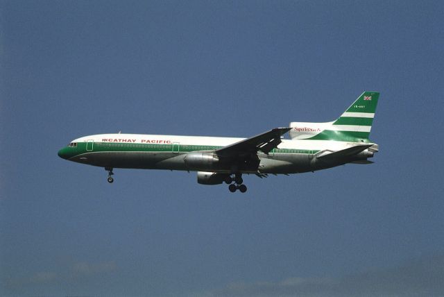 Lockheed L-1011 TriStar (VR-HHY) - Final Approach to Narita Intl Airport Rwy34 on 1987/09/15