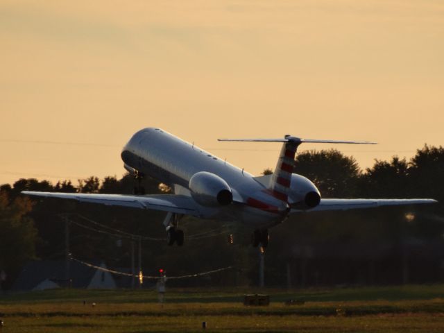 Embraer ERJ-145 (N625AE)