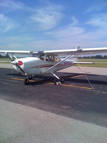 Cessna Skyhawk (N99104) - Another one of SIUCs everyday users!!