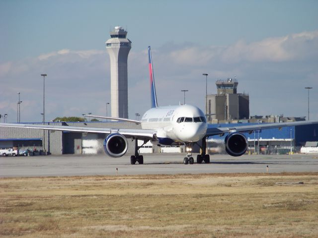 Boeing 757-200 (N527US)