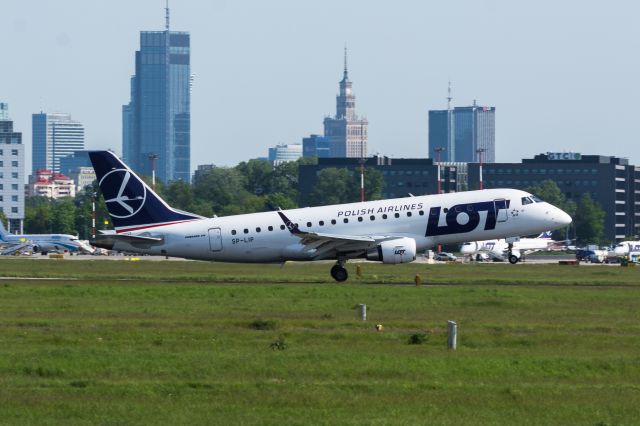 Embraer 175 (SP-LIP) - WAW/EPWA SPOTTING