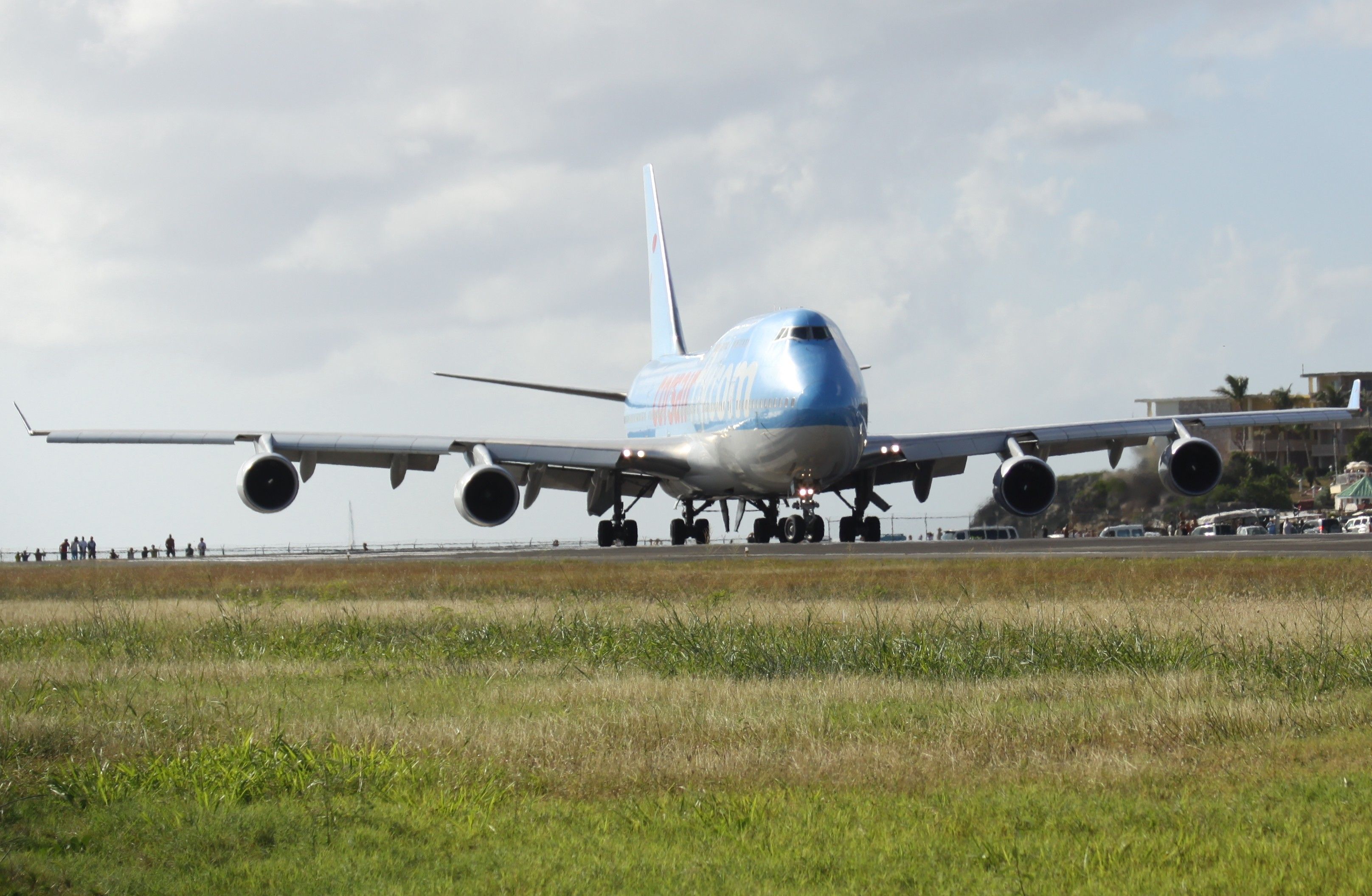 Boeing 747-400 (F-HKIS)