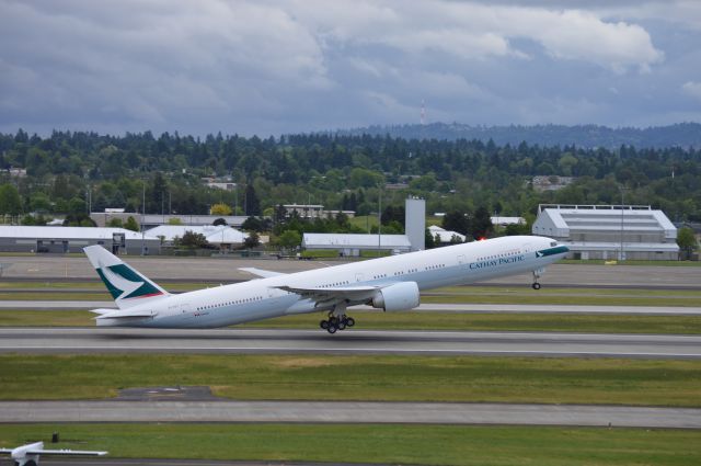 BOEING 777-300ER (B-KQY) - BOE603 returning to KPAE/PAE after getting painted in KPDX/PDX. Amazing to see a Triple 7 use up less runway than Dash 8 Q400!