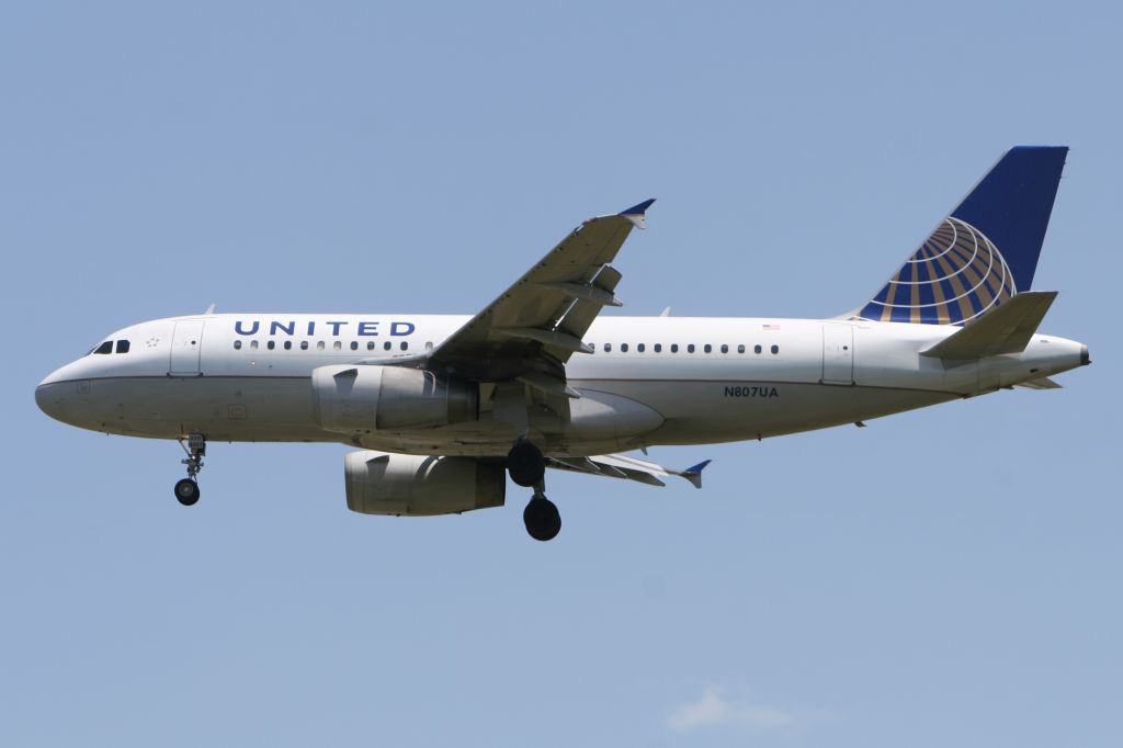 Airbus A319 (N807UA) - May 31, 2012 - arrived Washington Dulles