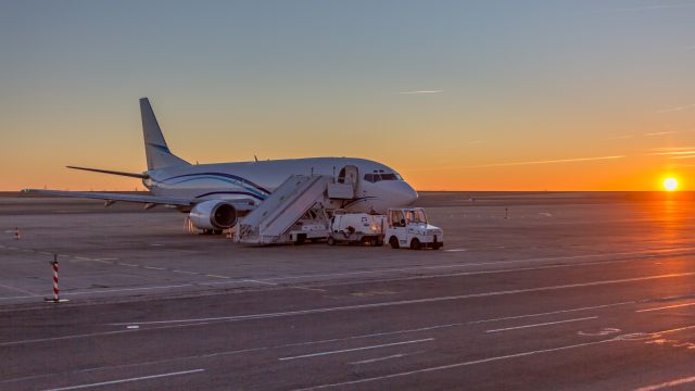 Boeing 737-700 (P4-EBO)
