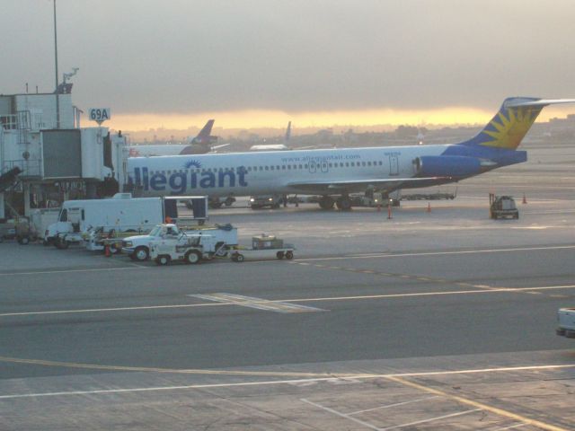 McDonnell Douglas MD-88 (N661GA)