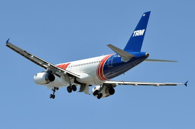 Airbus A319 (PT-TMD)