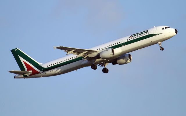 Airbus A321 (I-BIXV)
