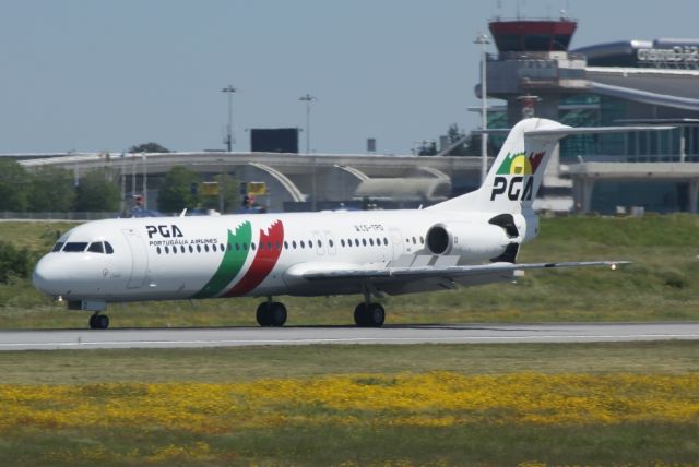 Fokker 100 (CS-TPD)