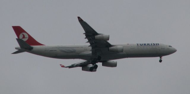 — — - A Turkish Airlines A340 on final to ORD
