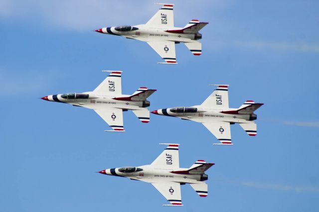 Lockheed F-16 Fighting Falcon — - The U.S. Thunderbirds do a a pass in review at Tyndall AFB.