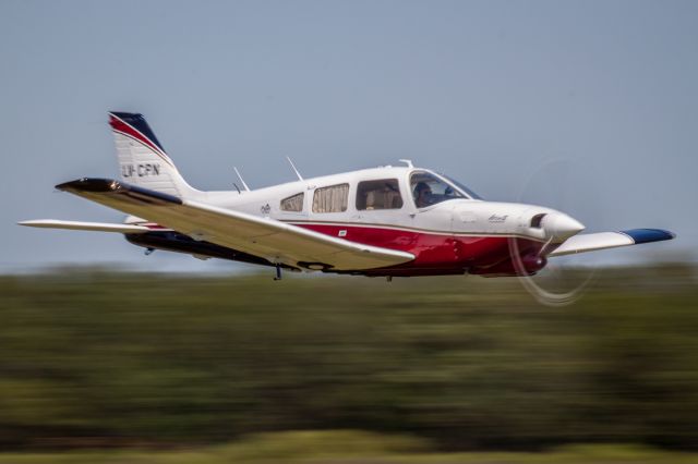 Piper Cherokee (LV-CPN) - Vuelos rasante convención EAA Argentina 2012. Comandante Leonardo L. Barone