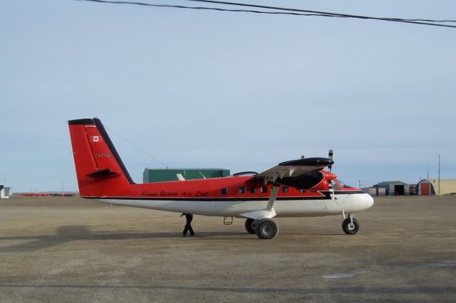 De Havilland Canada Twin Otter (C-FDHB) - A fine day in Resolute Bay , Canada