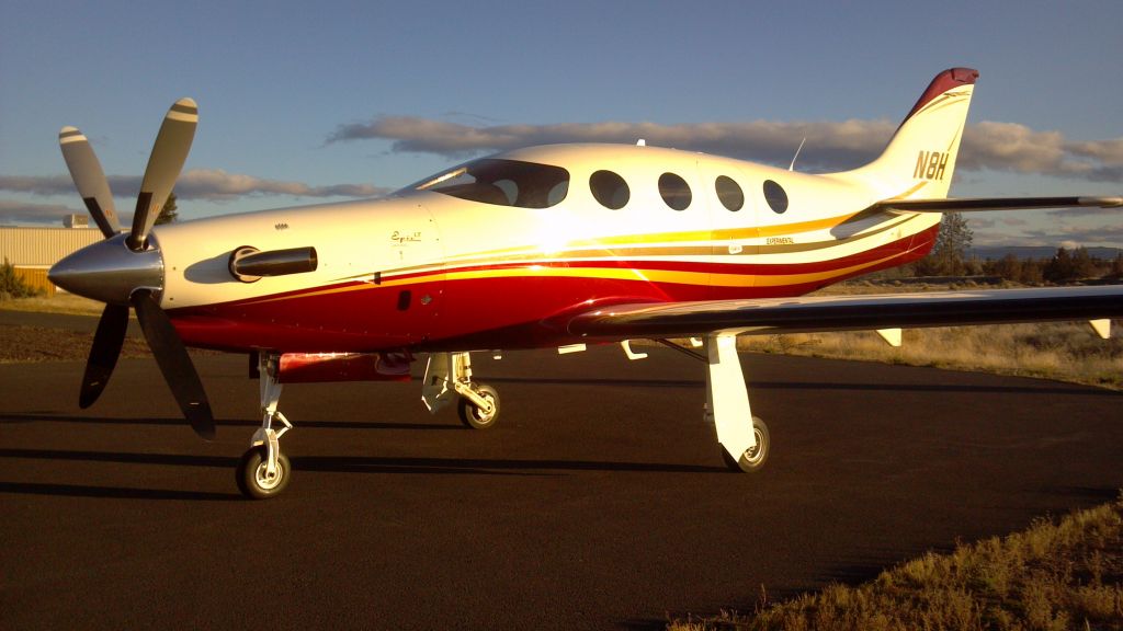 Epic Aircraft LT (N8H) - Epic in afternoon light