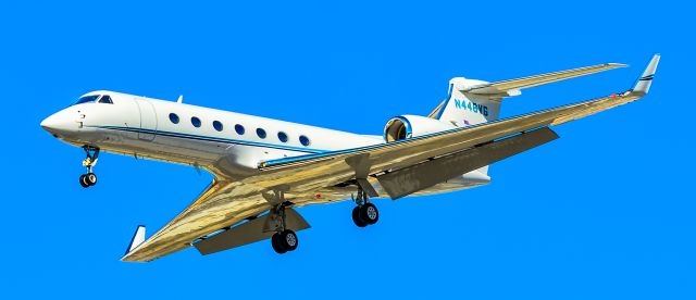 Gulfstream Aerospace Gulfstream V (N446VG) - N446VG Gulfstream GV-SP (G550) s/n 5253 - Las Vegas Harry Reid International Airport KLASbr /Photo: Tomás Del Corobr /March 25, 2025