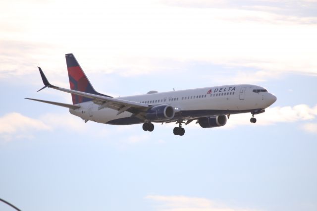 Boeing 737-900 (N920DU)