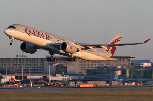 Airbus A350-900 (A7-ALC) - The sun is just up as QTR22 departs to Doha.