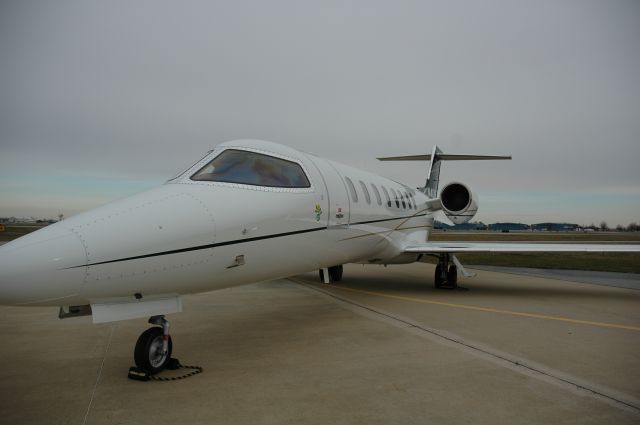 Learjet 45 (N401SF)