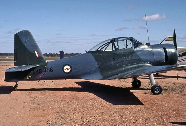 A85458 — - AUSTRALIA - AIR FORCE - COMMONWEALTH CA-25 WINJEEL - REG A85-458 (CN CA25-58) - BROKEN HILL NSW. AUSTRALIA - YBHI (24/4/1983)