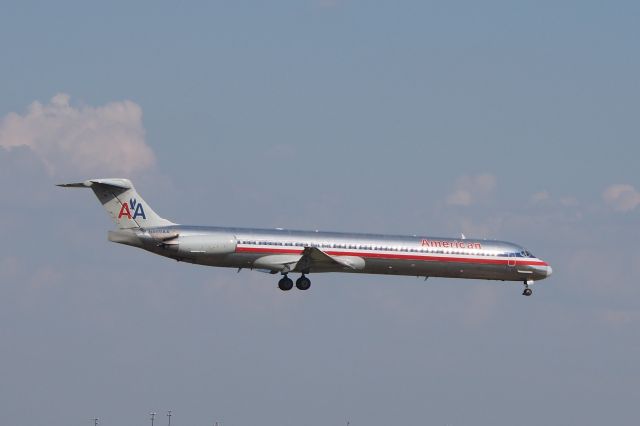 McDonnell Douglas MD-80 (N459AA)