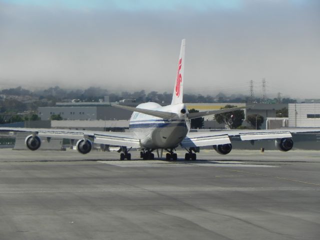Boeing 747-400 —