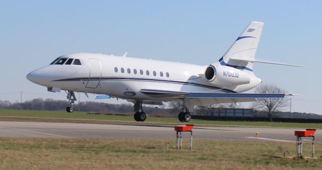 Dassault Falcon 2000 (N700JD) - A Dassault  Falcon 2000 arriving Runway 36 at Pryor Regional Airport, Decatur, AL - January 21, 2020.