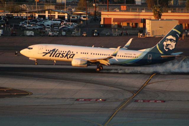 Boeing 737-800 (N577AS)