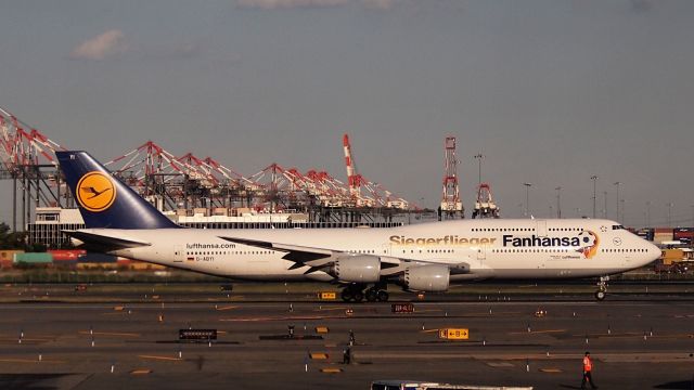 BOEING 747-8 (D-ABYI) - "Potsdam"