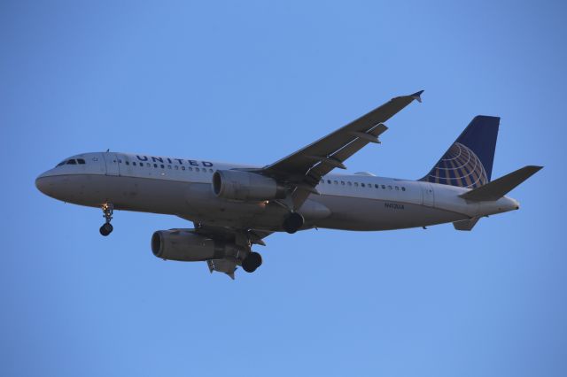 Airbus A320 (N413UA)