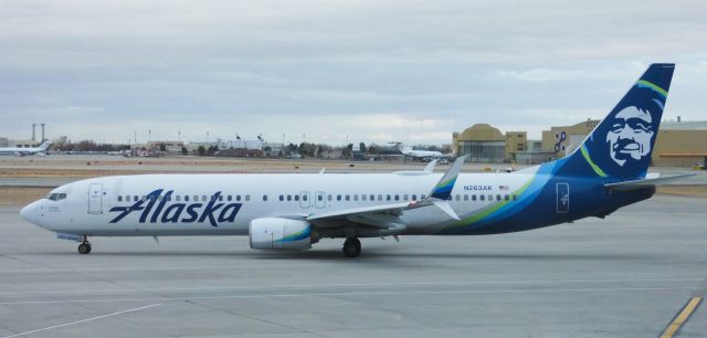 Boeing 737-900 (N263AK)